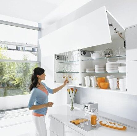 Aventos HF front drewniany.